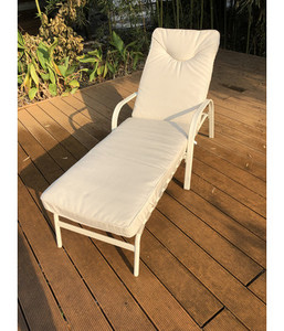 POLTRONA LOUNGER CREMA OPACO 022300 GIOVE